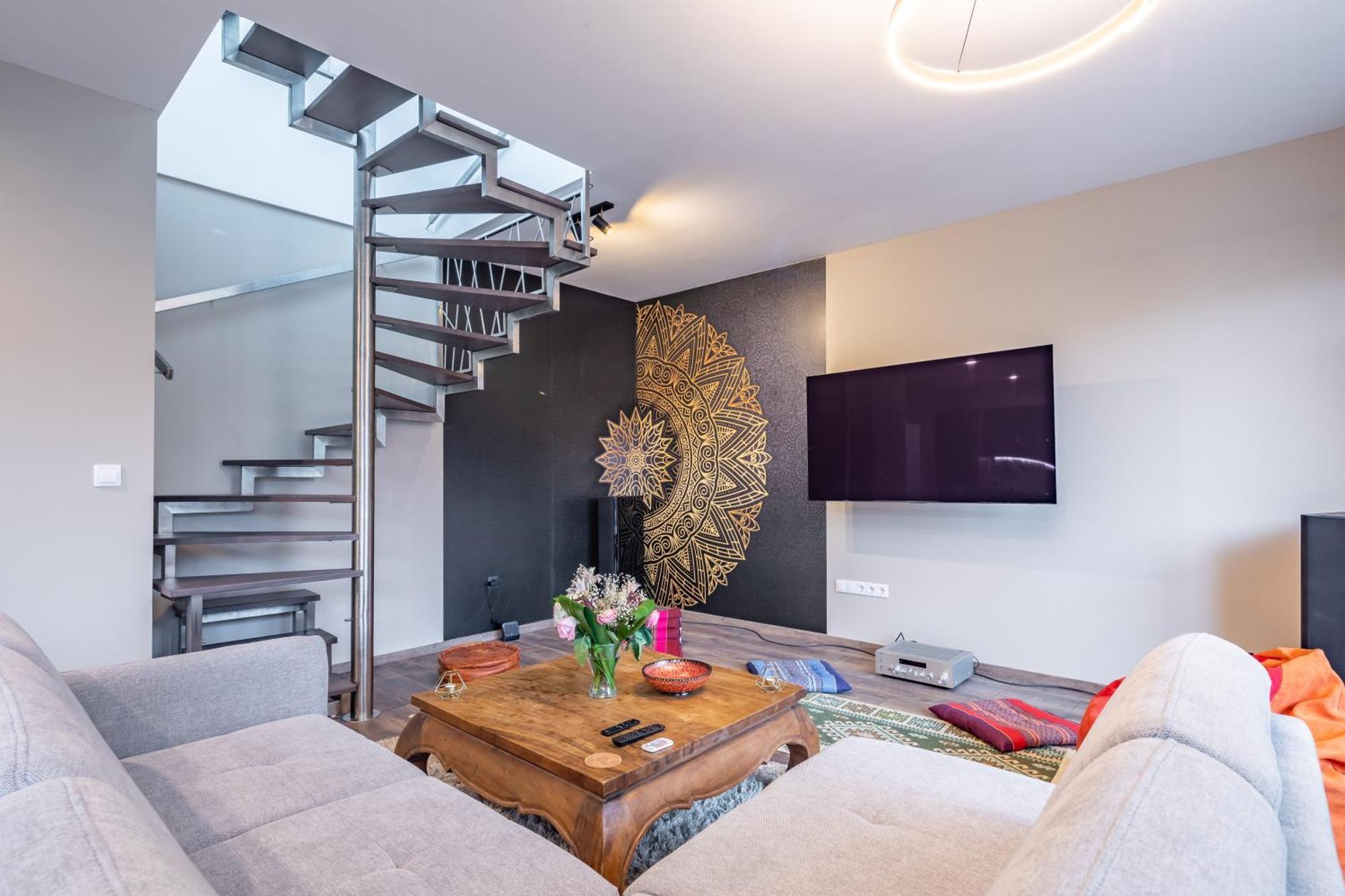 Apartment Luxury Penthouse W Garage - Centre *